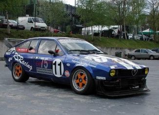 ALFA ROMEO - Alfetta GTV Coupe - Hardcoated Lexan Polycarbonate front windscreen